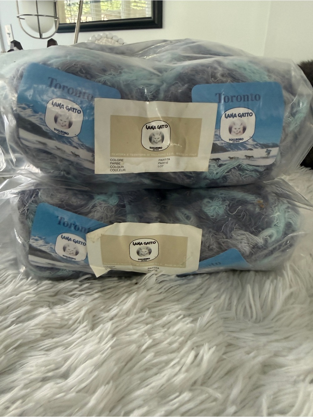Toronto by Lana Gatto 20 balls blue fancy Yarn - Soft Blue & Gray Blend